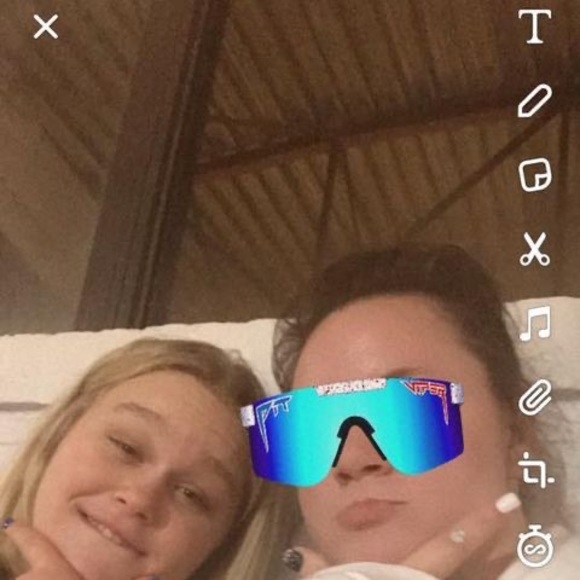 Meet your Posher, Hannah - Picture 1 of 1